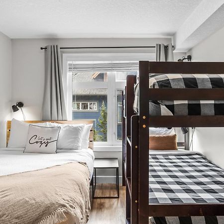 Charming 1 Bdrm Plus Loft With Views Managed By Little Sister Getaways Canmore Buitenkant foto