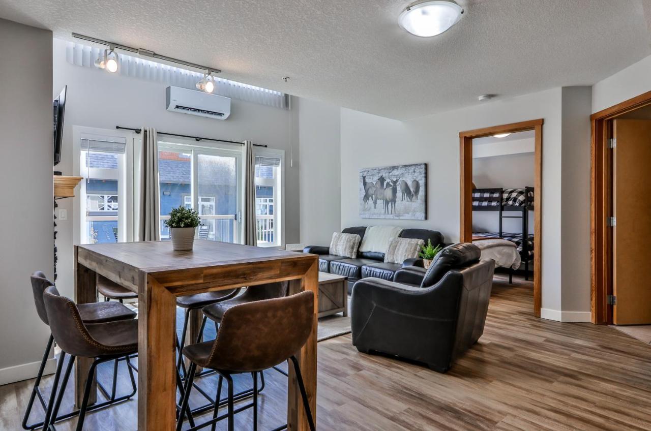 Charming 1 Bdrm Plus Loft With Views Managed By Little Sister Getaways Canmore Buitenkant foto