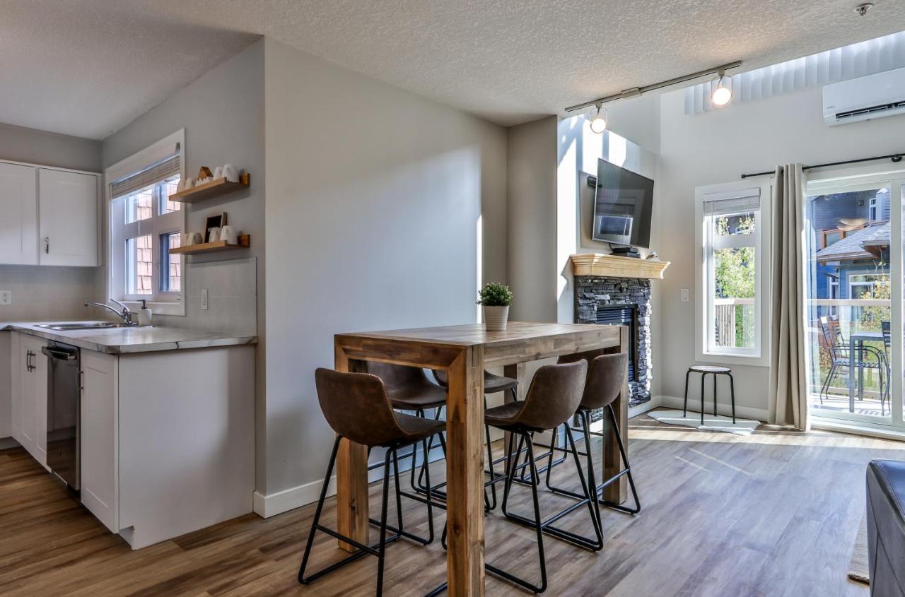 Charming 1 Bdrm Plus Loft With Views Managed By Little Sister Getaways Canmore Buitenkant foto