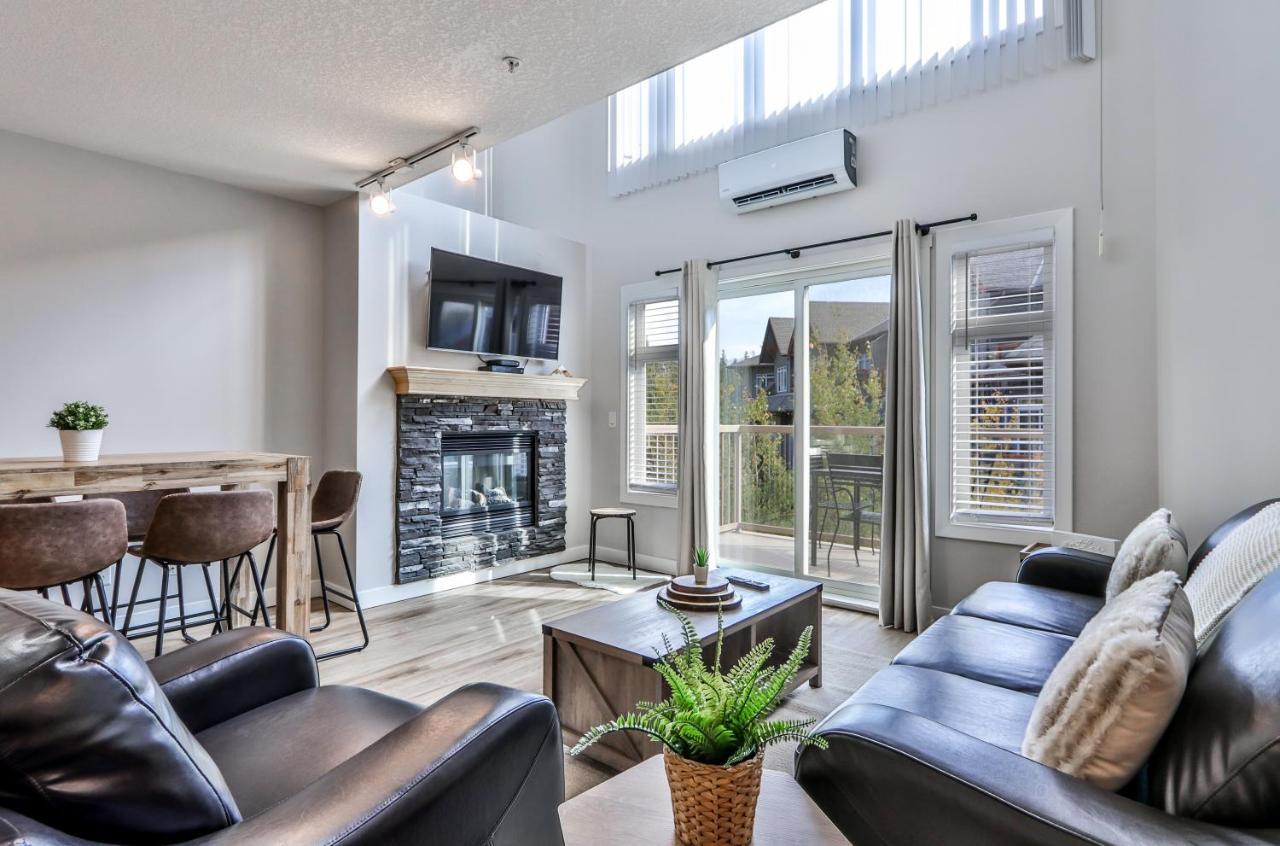 Charming 1 Bdrm Plus Loft With Views Managed By Little Sister Getaways Canmore Buitenkant foto