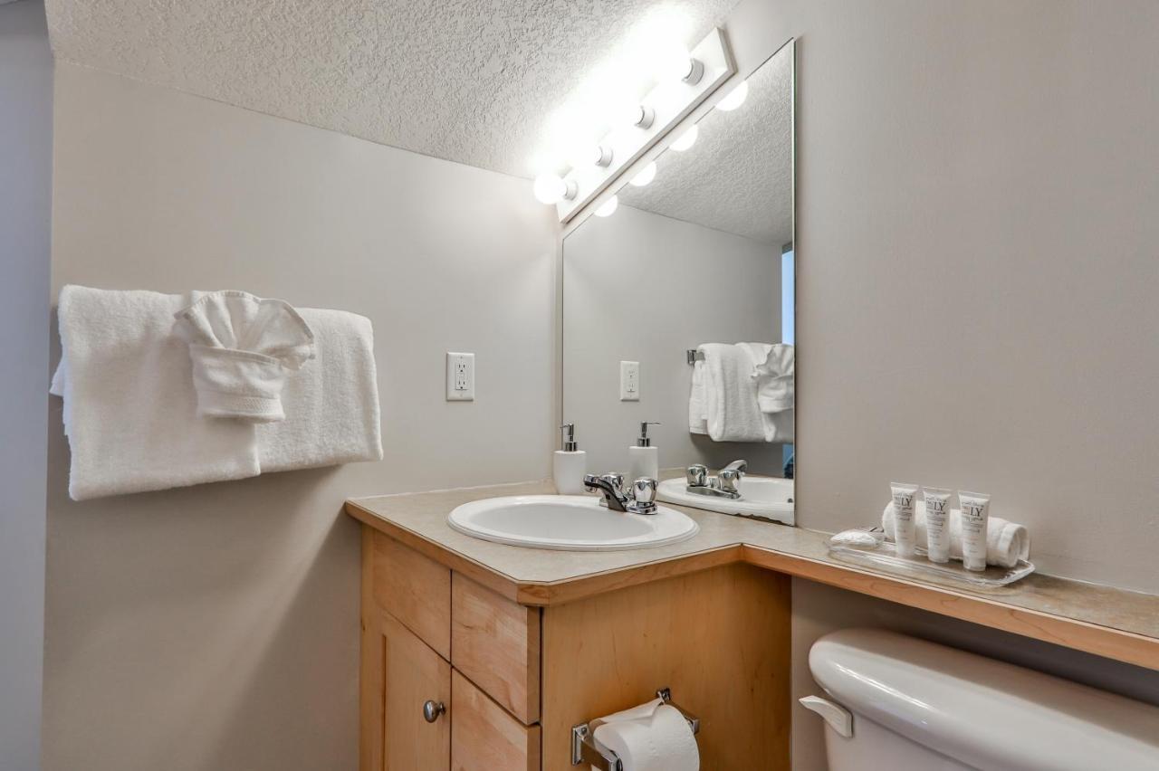 Charming 1 Bdrm Plus Loft With Views Managed By Little Sister Getaways Canmore Buitenkant foto